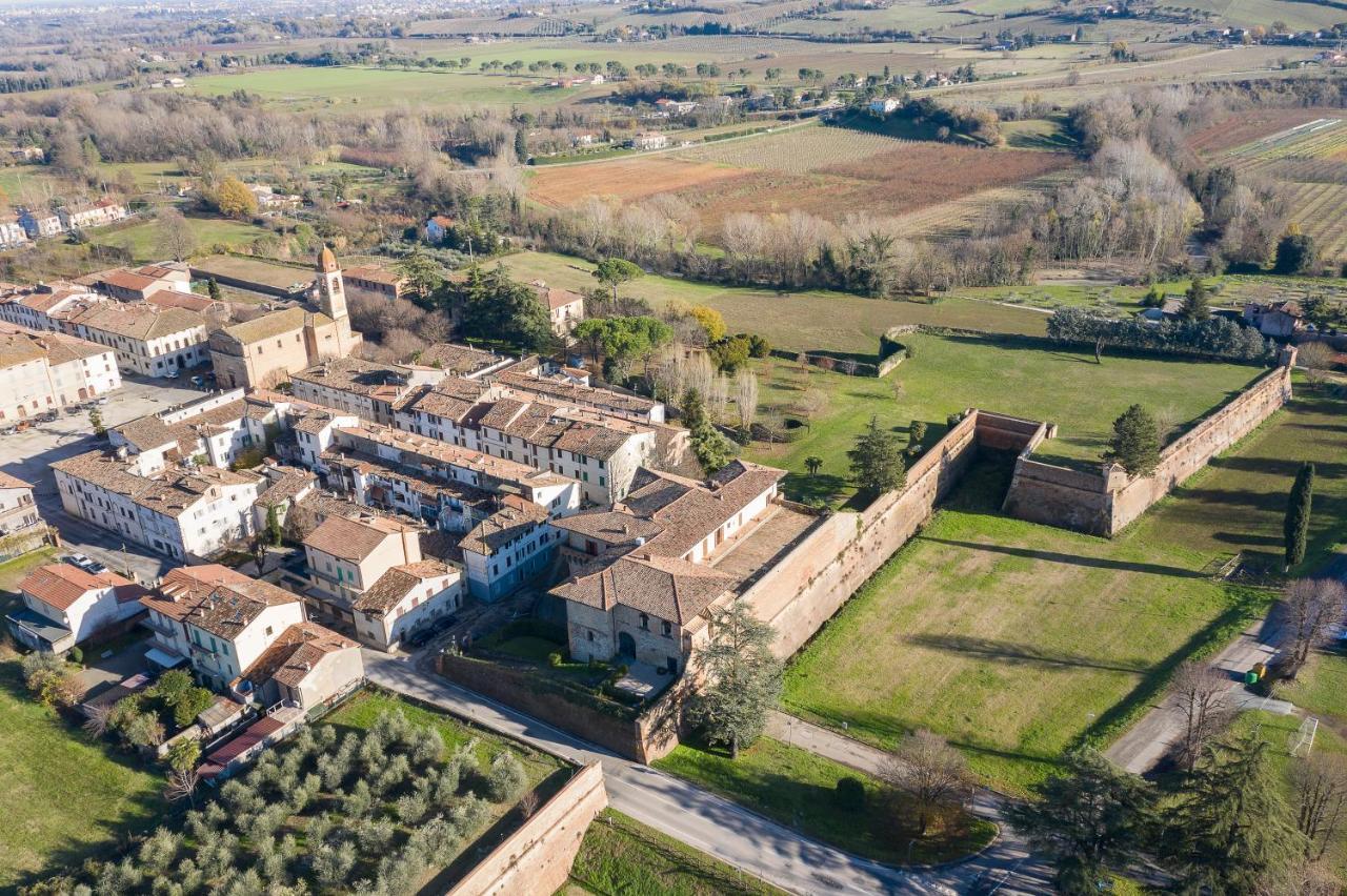 Bed and Breakfast Castello Del Capitano Delle Artiglierie Кастрокаро-Терме Экстерьер фото