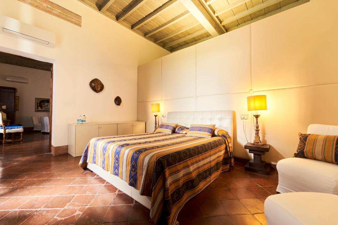 Bed and Breakfast Castello Del Capitano Delle Artiglierie Кастрокаро-Терме Экстерьер фото