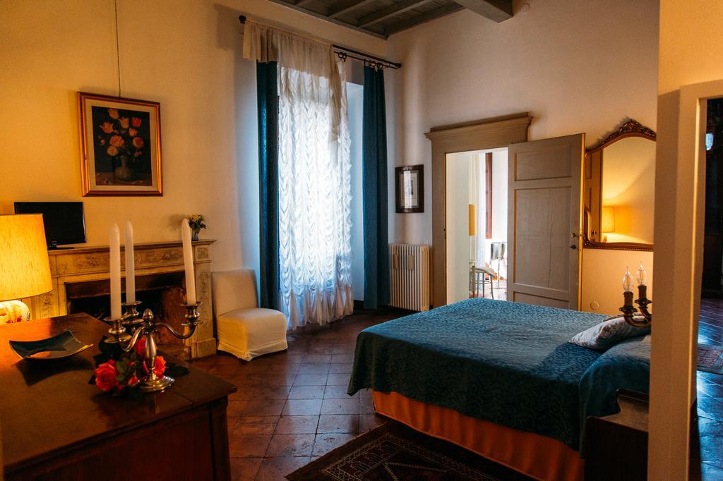 Bed and Breakfast Castello Del Capitano Delle Artiglierie Кастрокаро-Терме Номер фото