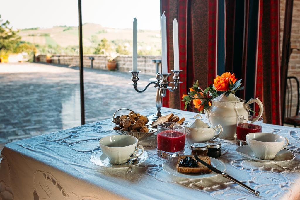 Bed and Breakfast Castello Del Capitano Delle Artiglierie Кастрокаро-Терме Экстерьер фото