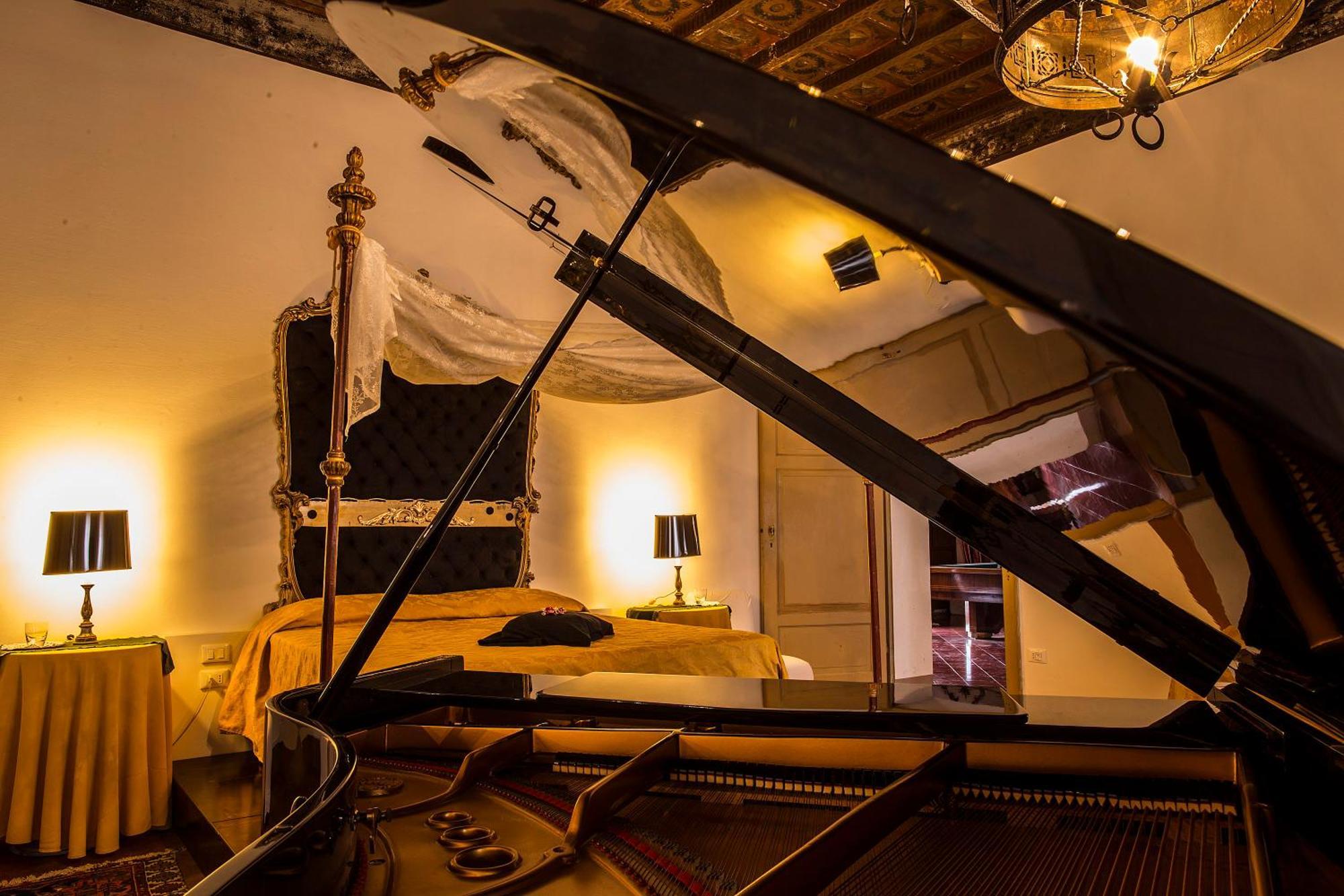 Bed and Breakfast Castello Del Capitano Delle Artiglierie Кастрокаро-Терме Экстерьер фото