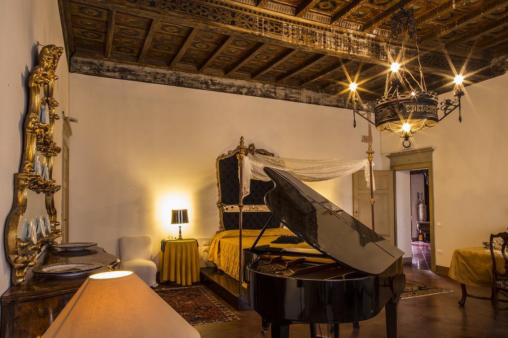 Bed and Breakfast Castello Del Capitano Delle Artiglierie Кастрокаро-Терме Экстерьер фото