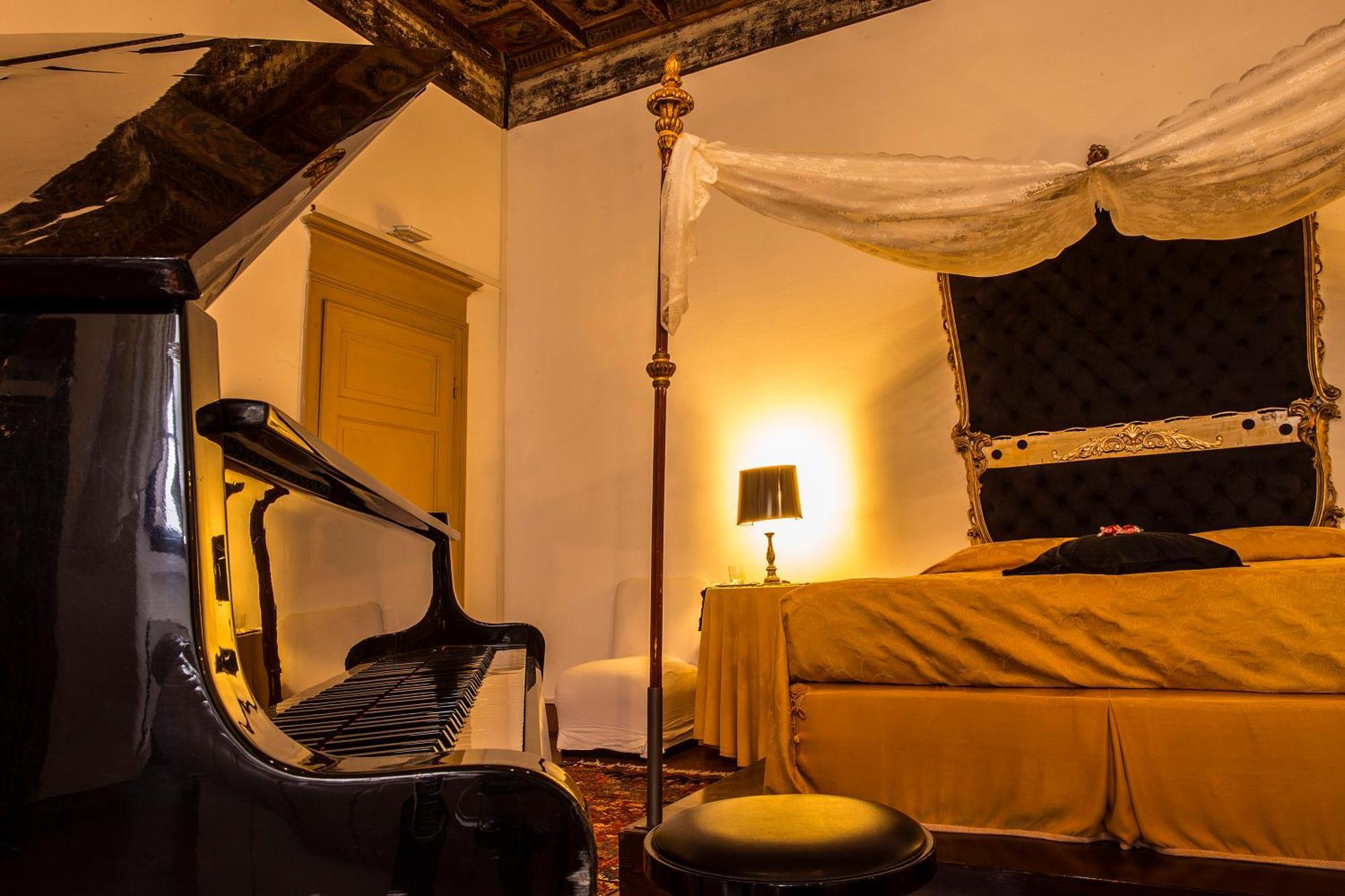 Bed and Breakfast Castello Del Capitano Delle Artiglierie Кастрокаро-Терме Экстерьер фото