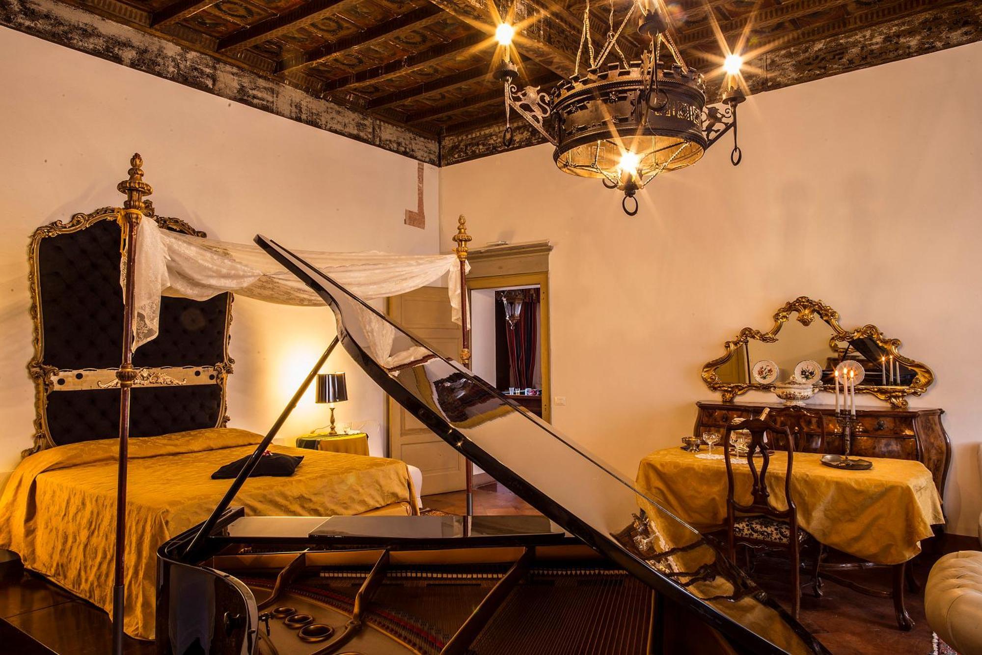 Bed and Breakfast Castello Del Capitano Delle Artiglierie Кастрокаро-Терме Экстерьер фото