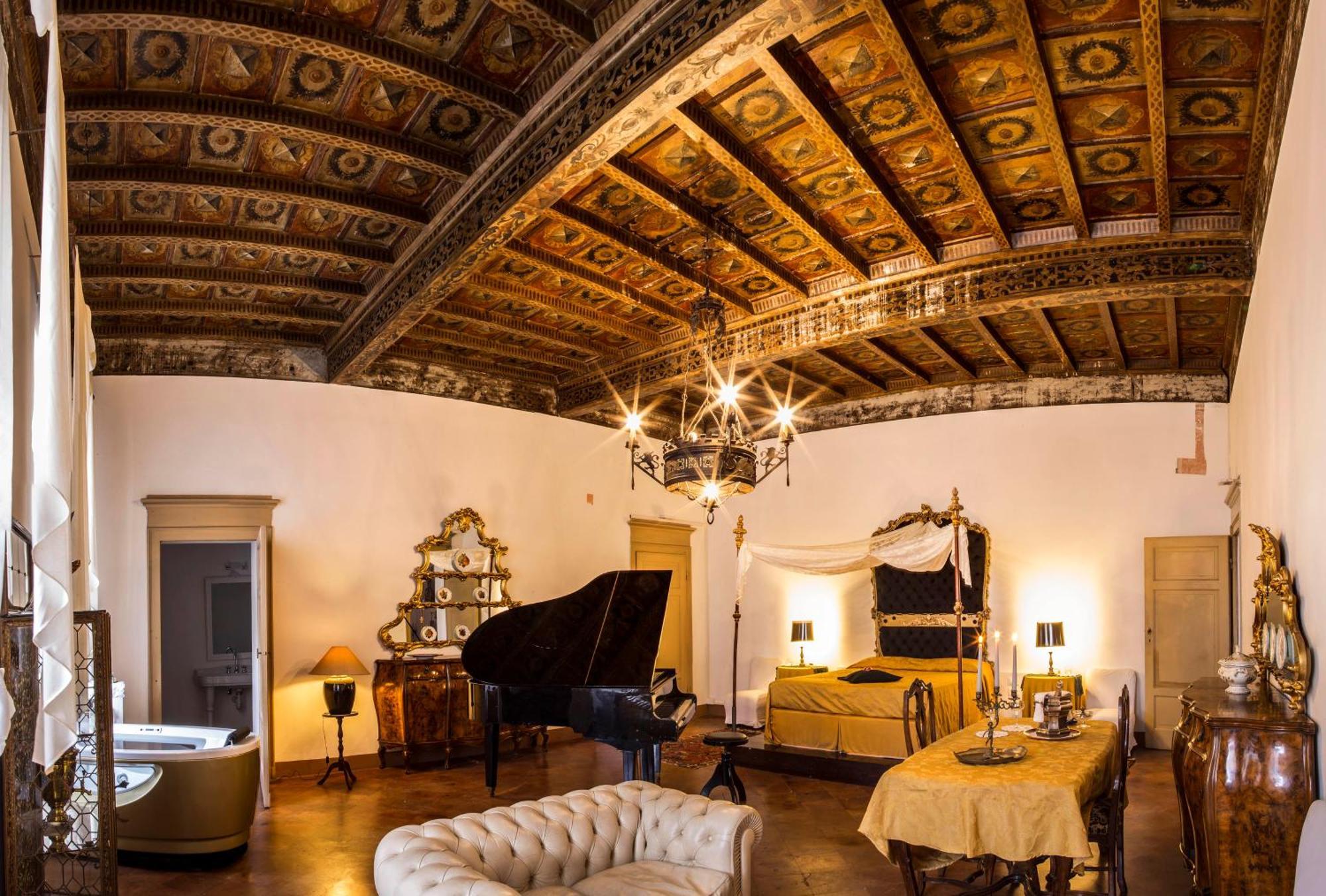Bed and Breakfast Castello Del Capitano Delle Artiglierie Кастрокаро-Терме Экстерьер фото